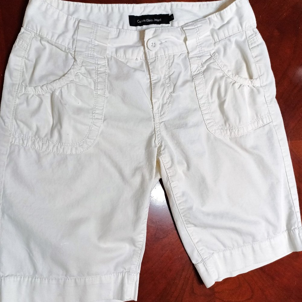 NWOT Women's Shorts, Calvin Klein Jeans, White, Size 8, W-15 1/2", L-21"